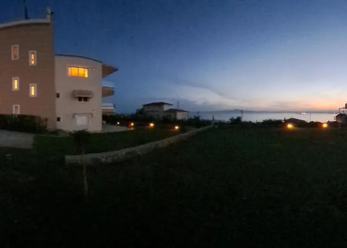 Lovely شقة كالاماتا